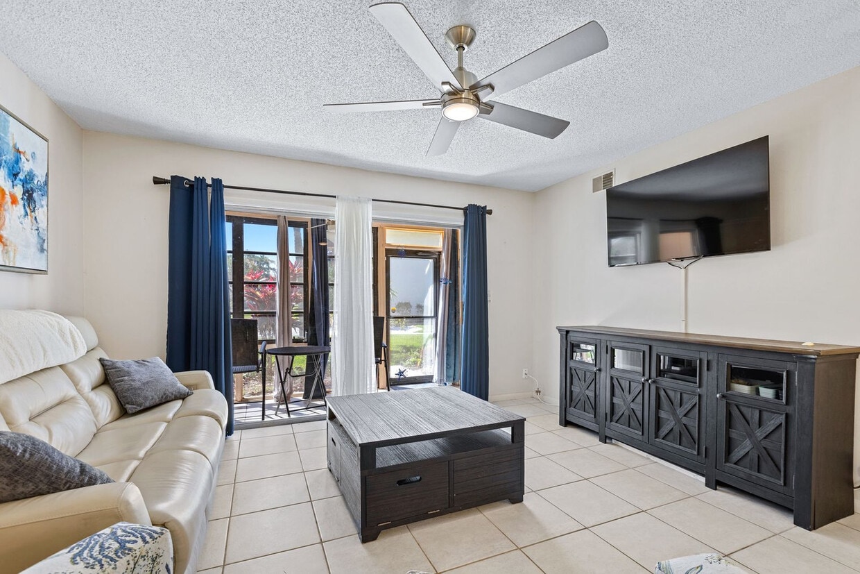 Primary Photo - 3800 Saxon Dr
