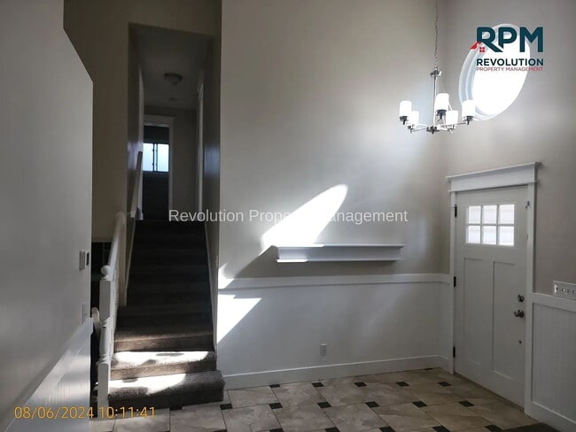 Building Photo - Charming 4-Bed Kaysville Home