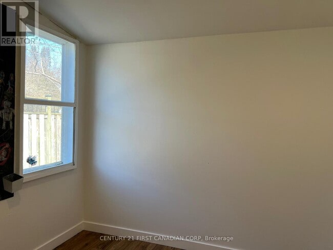 Building Photo - 331 Erie St