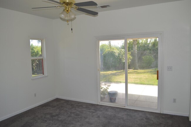 Building Photo - 2128 Kennedy Ct
