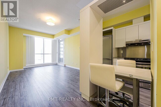 Building Photo - 111 Elizabeth St