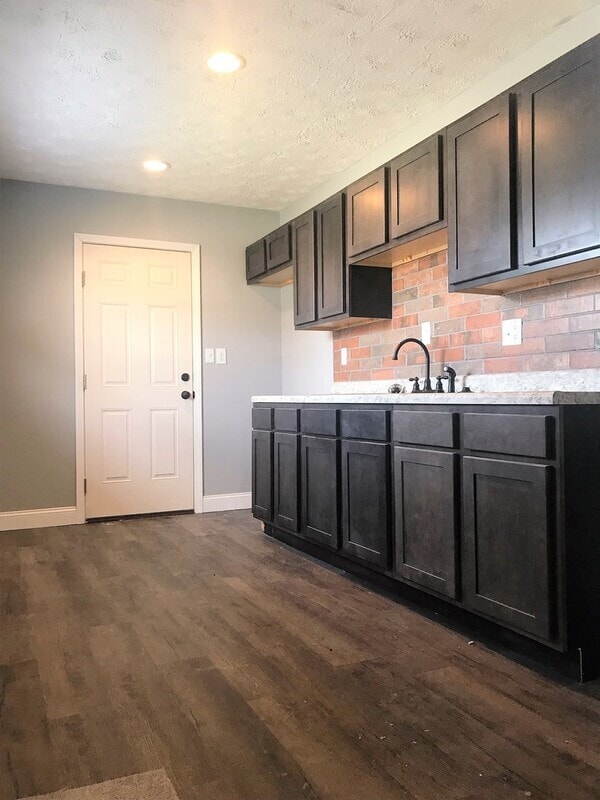 Building Photo - 1295 Lockberry Ave
