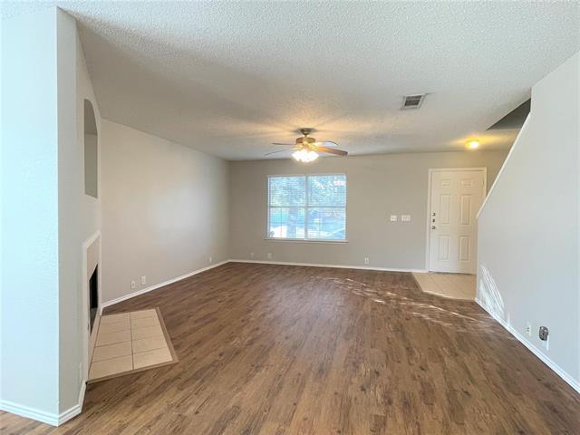 Building Photo - 2412 Hampton Dr