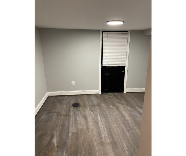 Foto del edificio - 3908 Claremont St