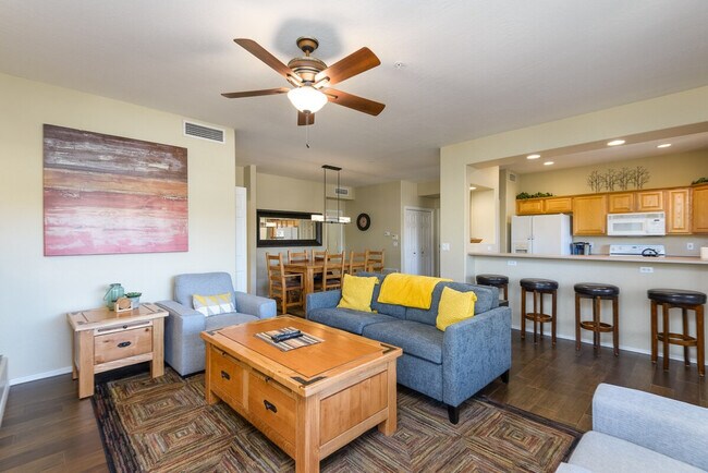 Foto del edificio - 9220 E Raintree Dr