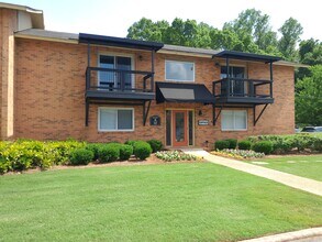 Building Photo - Gardenbrook