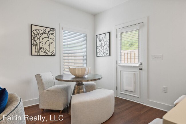 Building Photo - 2 br, 2.5 bath House - 4227 Brevard Boulevard