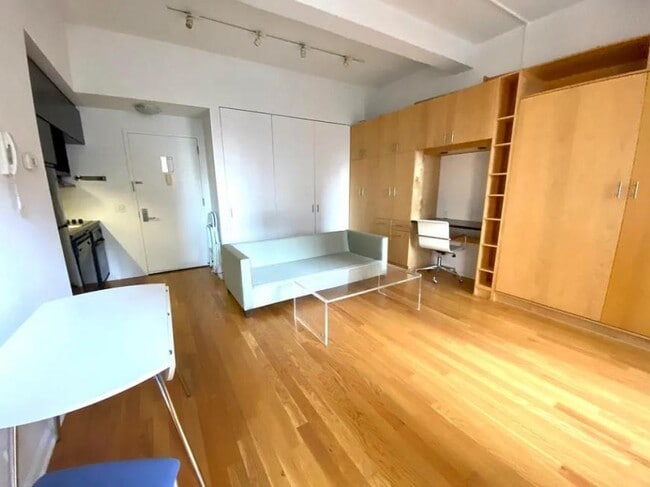 Building Photo - 0 bedroom in NEW YORK NY 10005