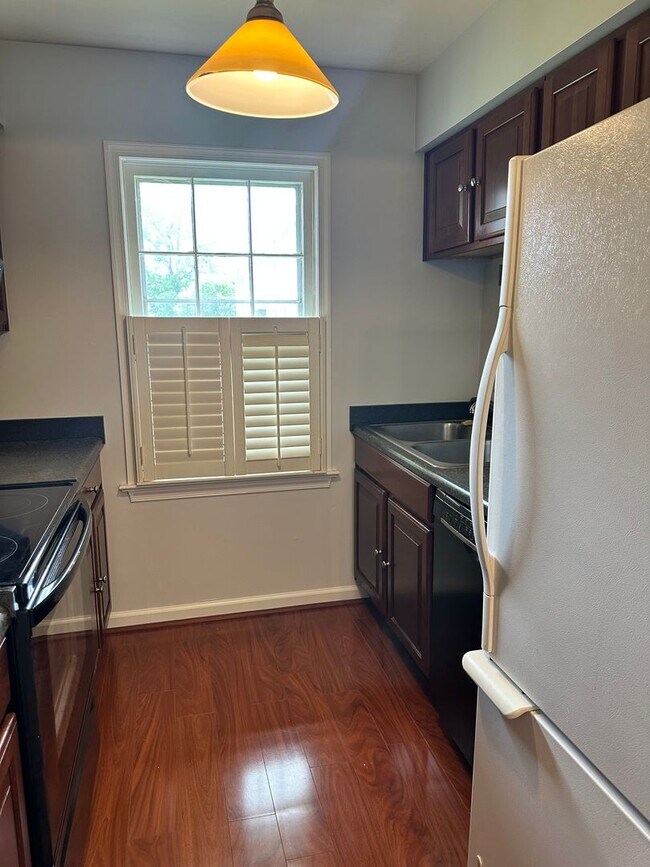 Foto del edificio - Condo available in the City of Williamsburg! Available July 2026!