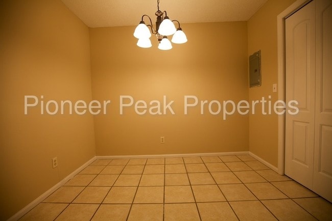 Building Photo - 431 Barnhardt Cir