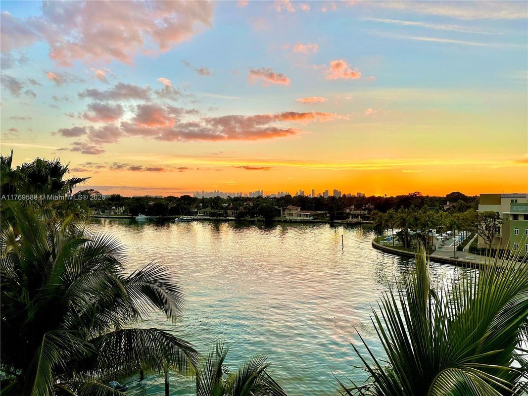 Foto principal - 5970 Indian Creek Dr