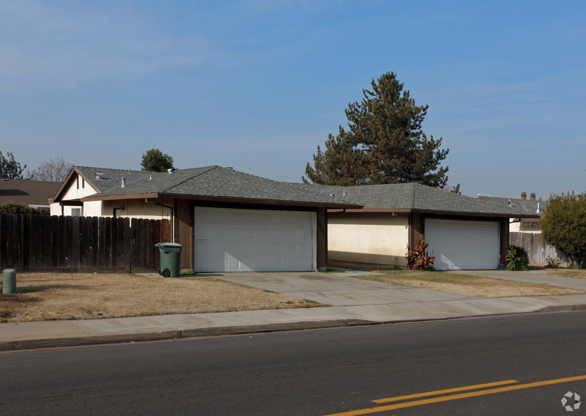 Primary Photo - 1651-1653 Moffett Rd