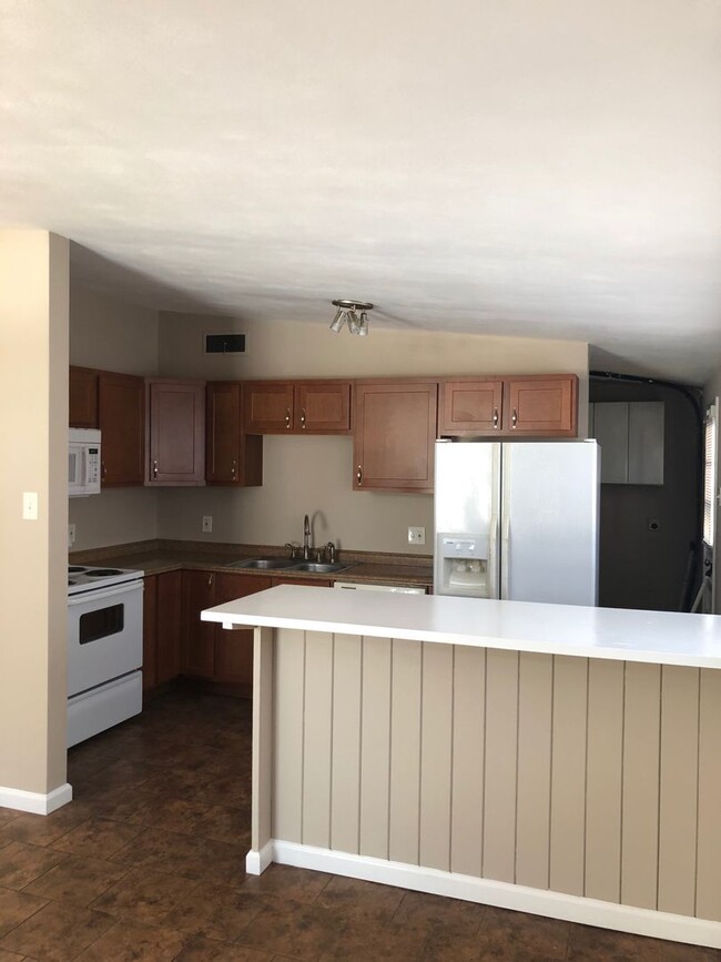 Building Photo - Coming soon! Bright and Spacious 4 Bedroom...