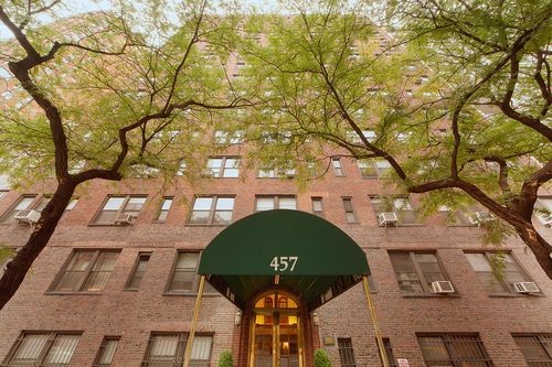 Foto del edificio - 459 W 57th St