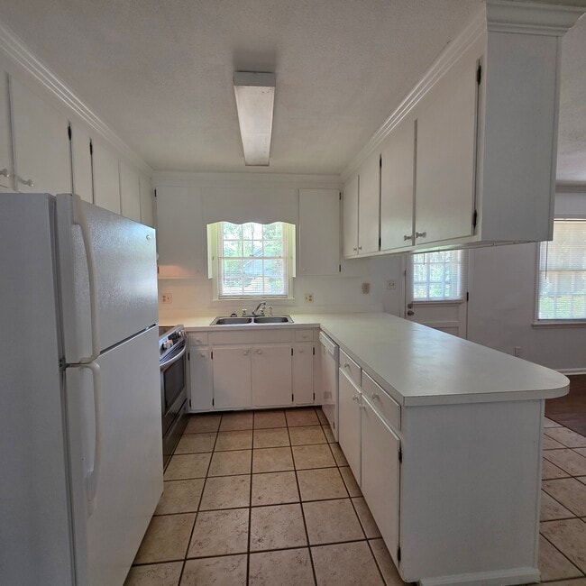 Building Photo - 2625 Partridge Dr