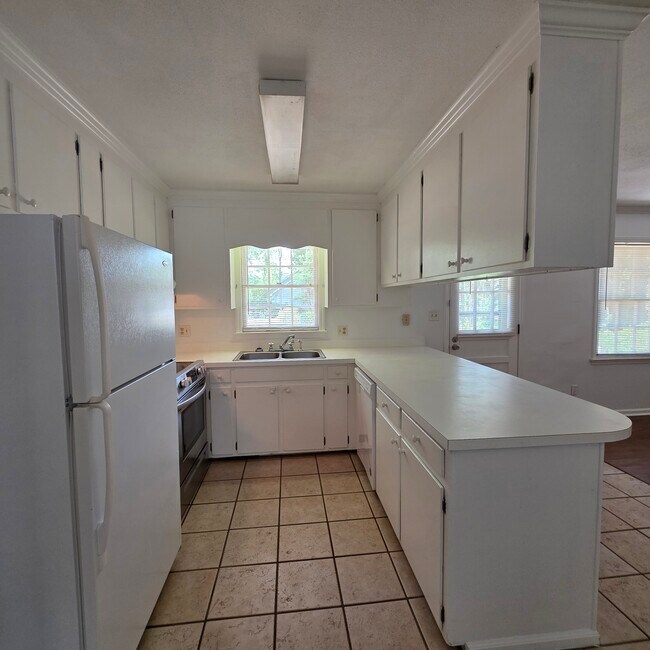 Foto del edificio - 2625 Partridge Dr
