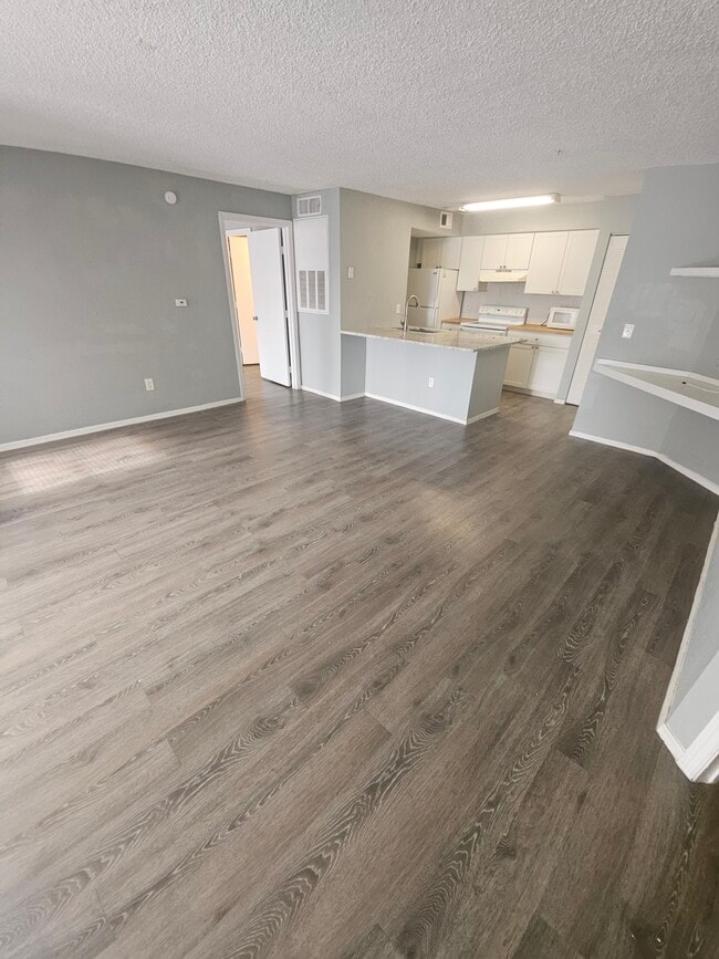 Building Photo - 4105 Tropical Isle Blvd