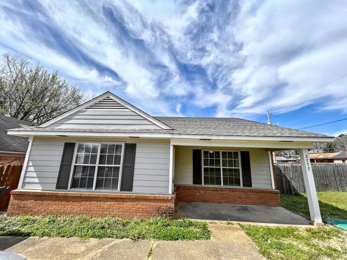 Foto principal - 2777 Caffey St