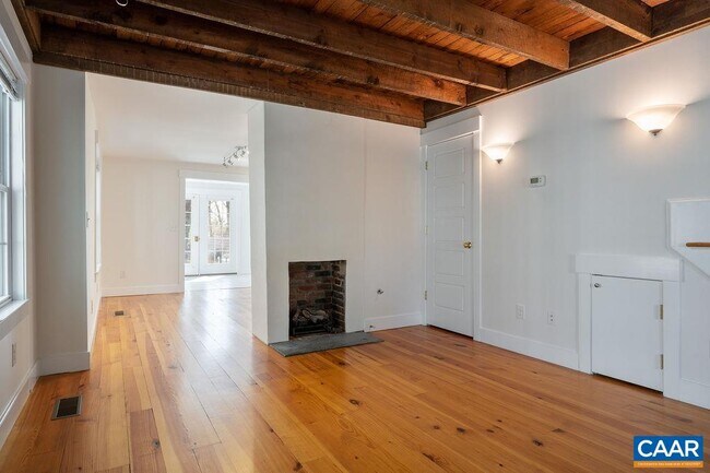 Building Photo - 614 Belmont Ave