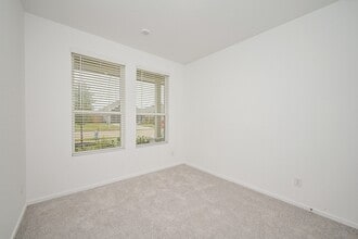 Building Photo - 6427 Seafoam Lake Dr