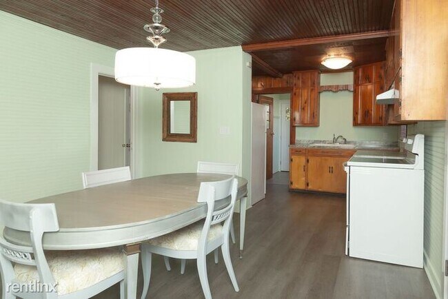 Foto del edificio - 3 br, 1 bath House - 322 Spence St