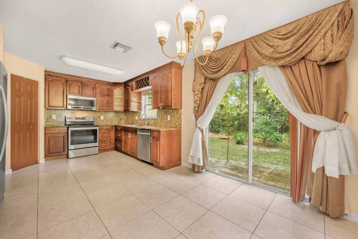 Photo - 929 Imperial Lake Road, West Palm Beach  (Unincorporated) , FL 33413 - 1075