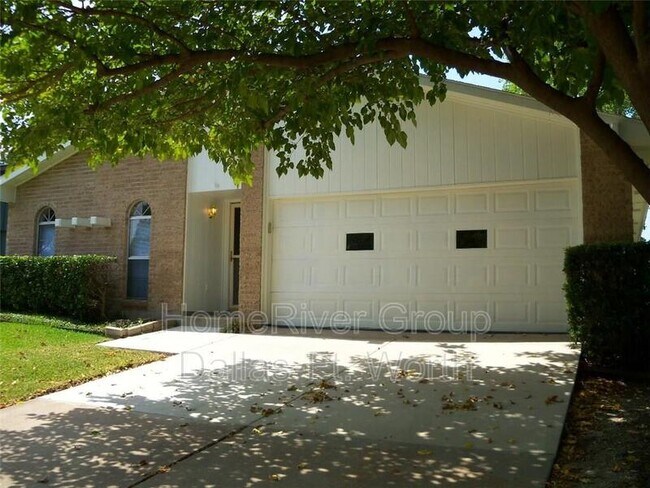 Building Photo - 2018 Rose Hill Rd