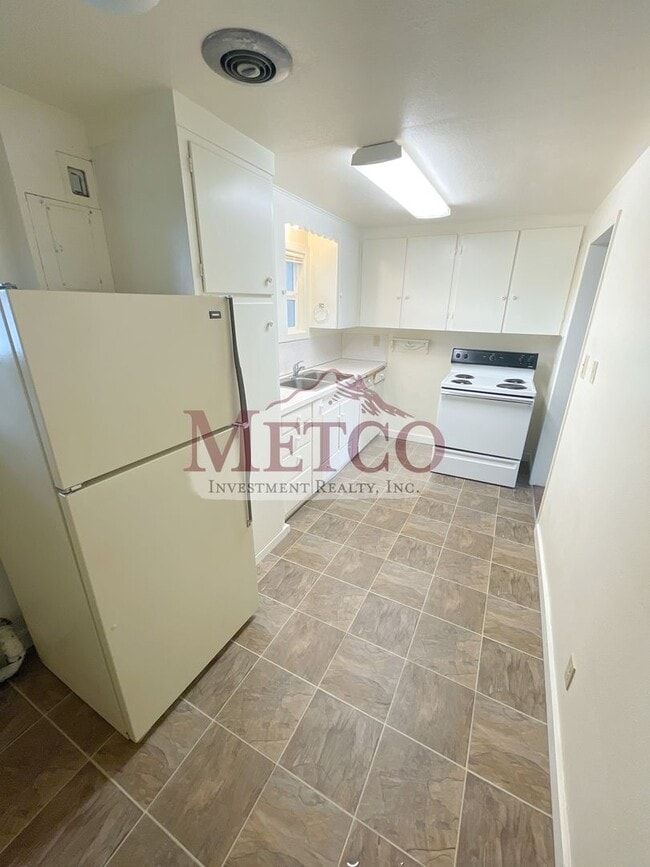 Building Photo - 52/54 S 17th Pl.