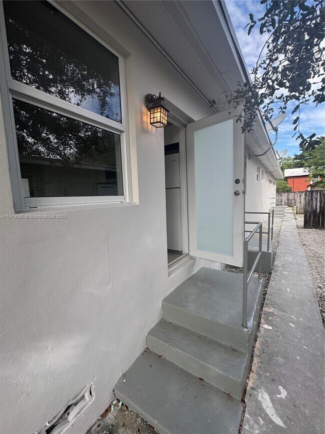 Building Photo - 53 NE 56th St