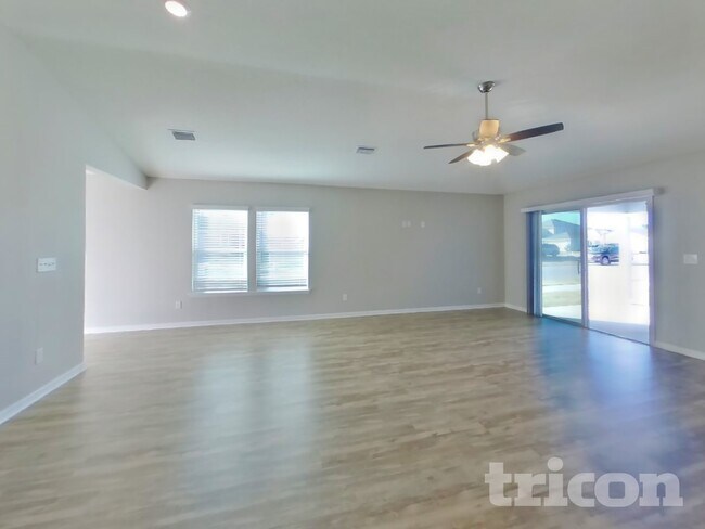 Foto del edificio - 8096 Hind Wy