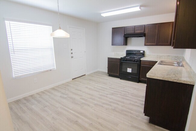 Foto del edificio - 18606 Queesborough Creek Rd