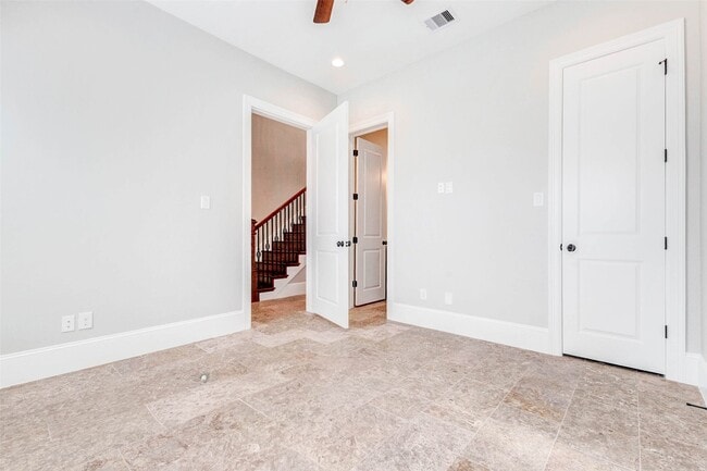 Foto del edificio - 2771 Freund St