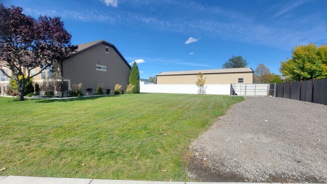 Foto del edificio - Large and Spacious Lehi Home