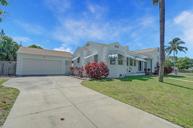 Building Photo - 5800 Spruce Ave