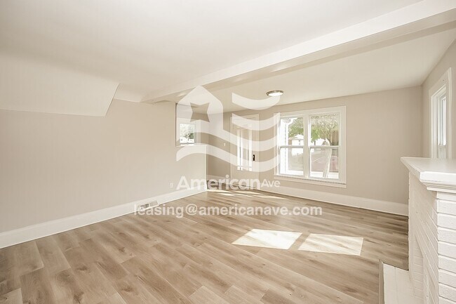 Foto del edificio - 372 Stanley Rd