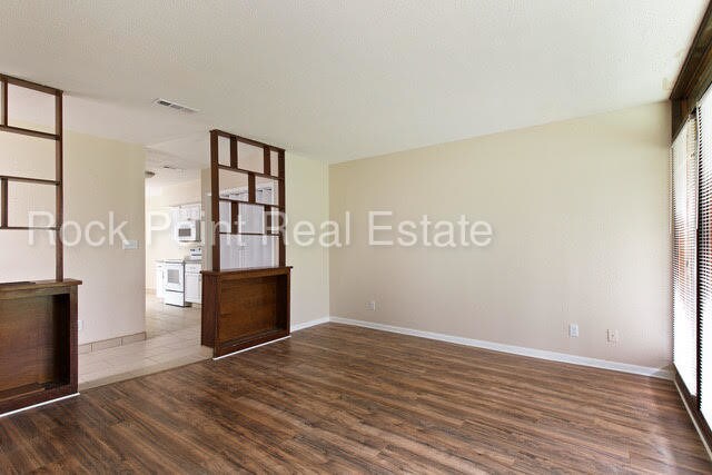 Building Photo - 3117 Ellis Ave