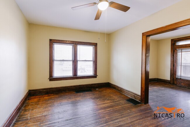 Building Photo - 1638 Indianola Ave