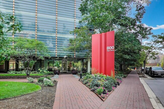 Foto del edificio - 800 Elgin Rd