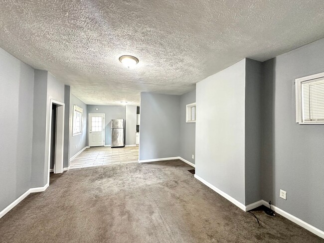 Building Photo - 212 8th St