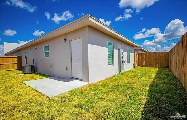 Building Photo - 2013 Stardust Ln