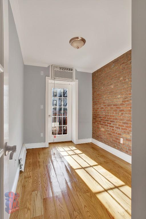 Foto del edificio - 424 E 9th St