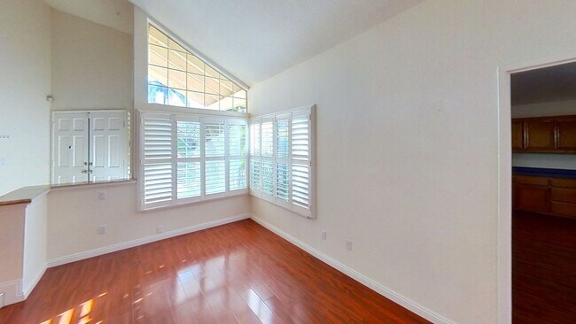 Foto del edificio - Large 4 Bedroom 3 Bathroom Home in Redlands!