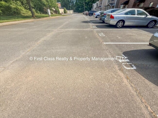 Foto del edificio - 710 Tavern Ct