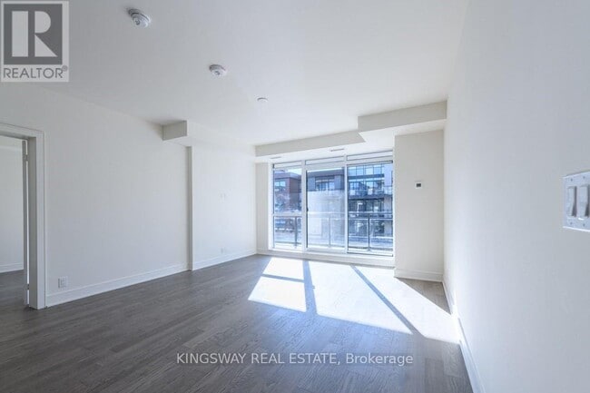 Building Photo - 1575 Lakeshore Rd W