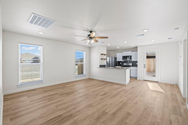 Foto del edificio - 517 E 23rd St