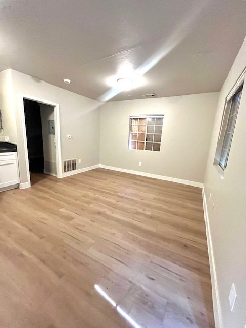 Foto del edificio - 928 W 83rd St