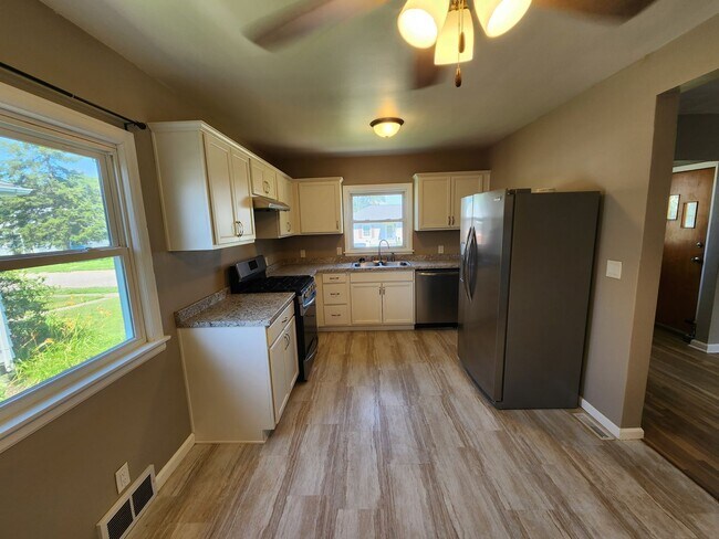 Foto del edificio - Great 3 Bedroom House