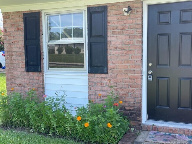 Foto del edificio - 268-268 Squire Ln