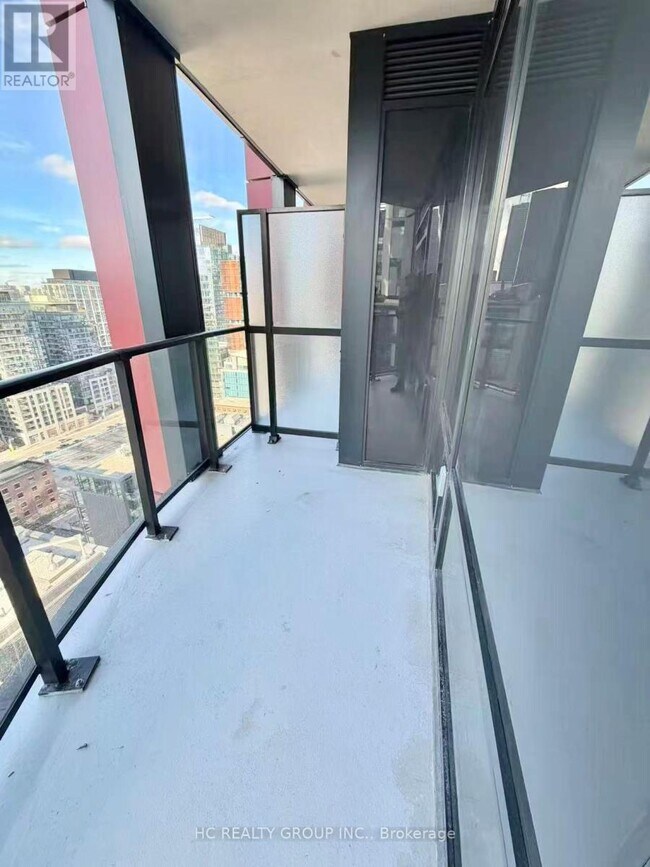 Photo du bâtiment - 180 Front St E