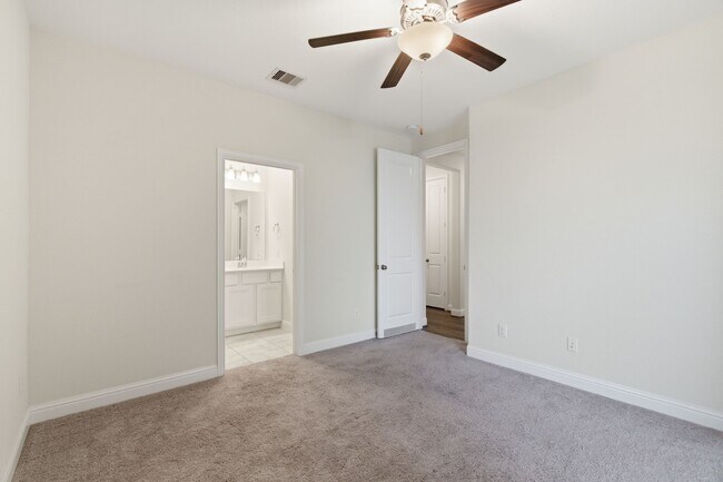 Foto del edificio - 1413 Adell Rose Ln